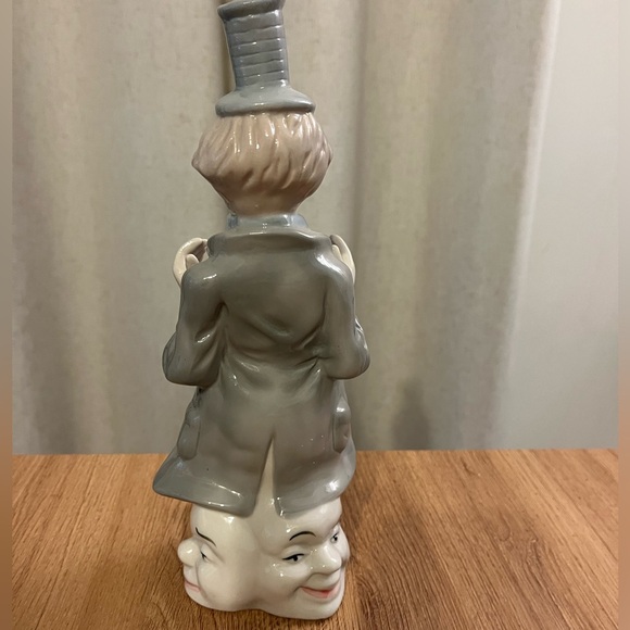 VTG Clapping Clown Figurine Fine Porcelain - Picture 3 of 4